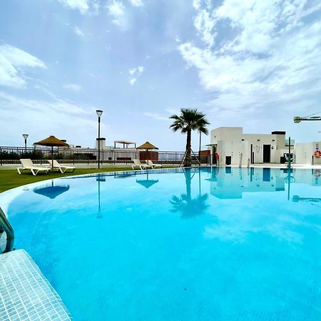 Beach Paradise In ฟูเอนฮิโรลา ภายนอก รูปภาพ