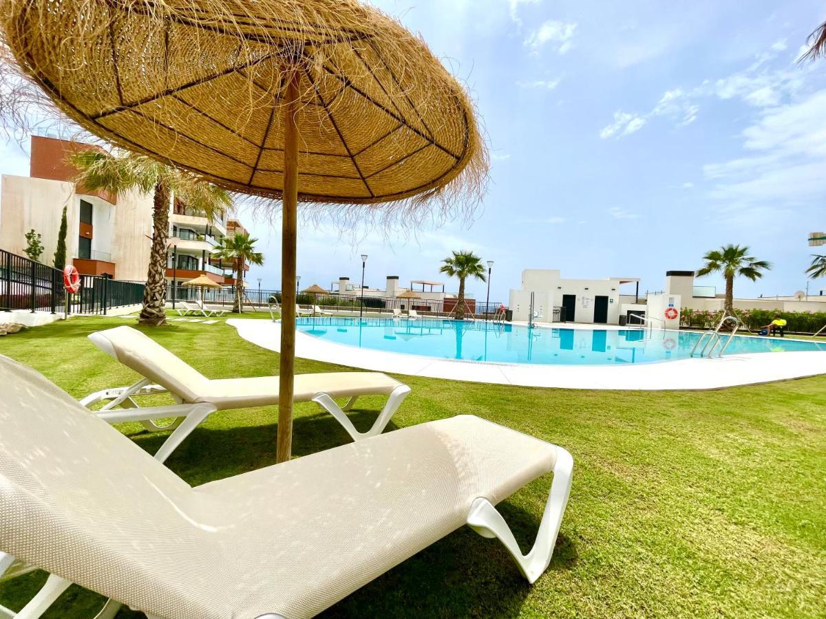 Beach Paradise In ฟูเอนฮิโรลา ภายนอก รูปภาพ